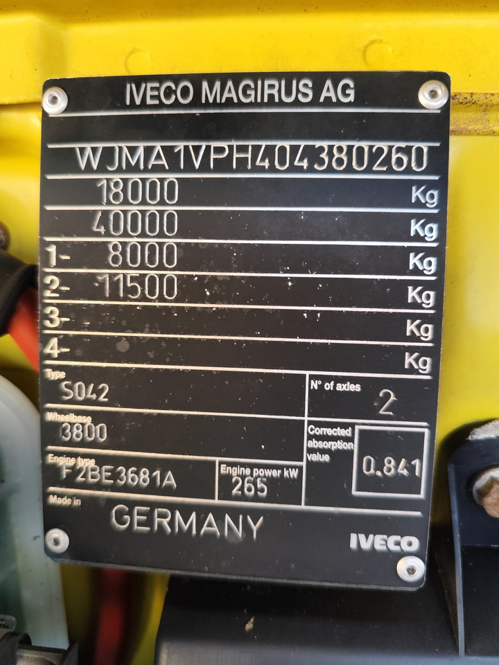 IVECO STRALIS 190S36 - Alvaz teherautó: 2 kép. IVECO STRALIS 190S36 - Alvaz teherautó: 2 kép.