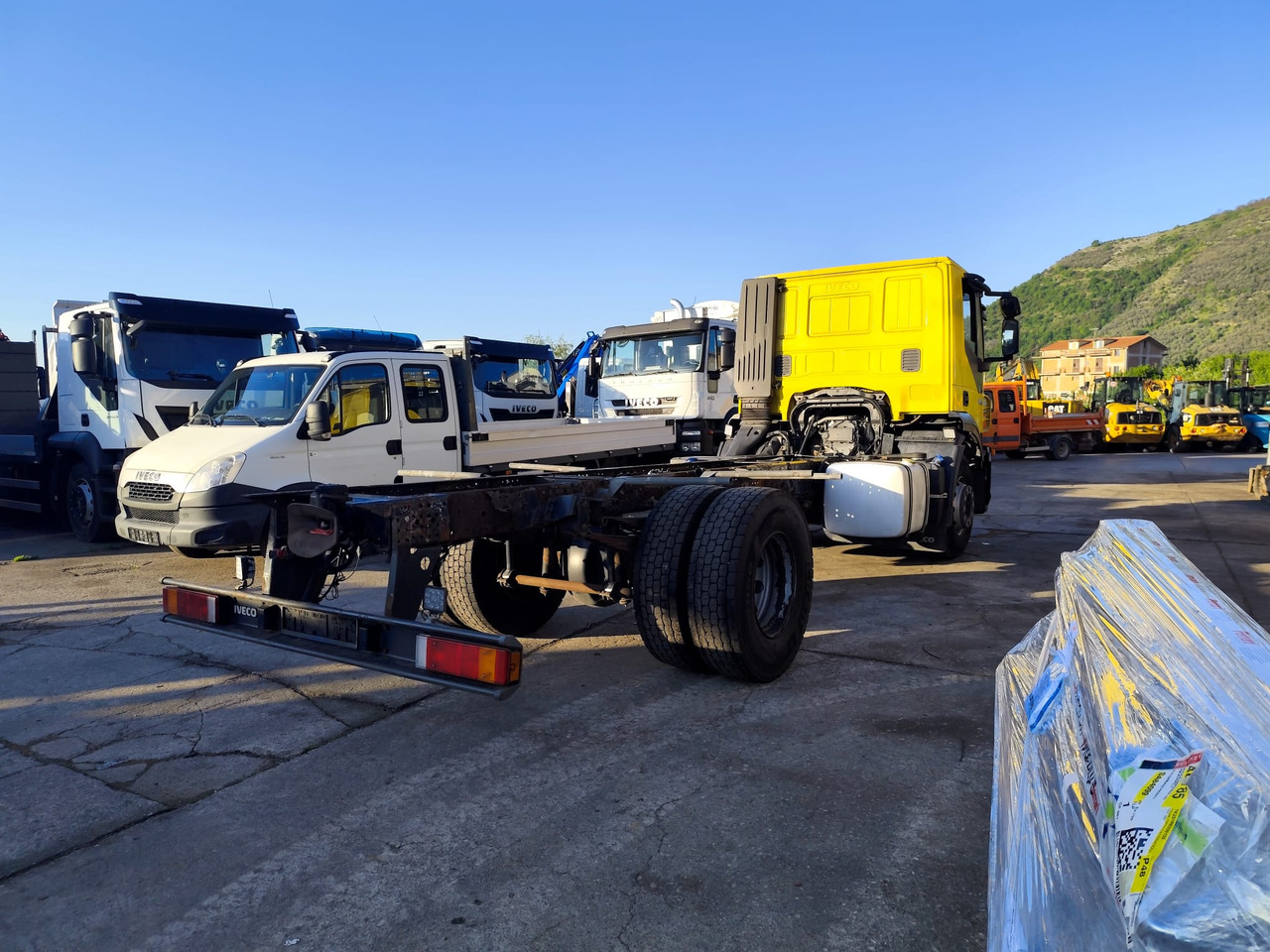 IVECO STRALIS 190S36 - Alvaz teherautó: 3 kép. IVECO STRALIS 190S36 - Alvaz teherautó: 3 kép.