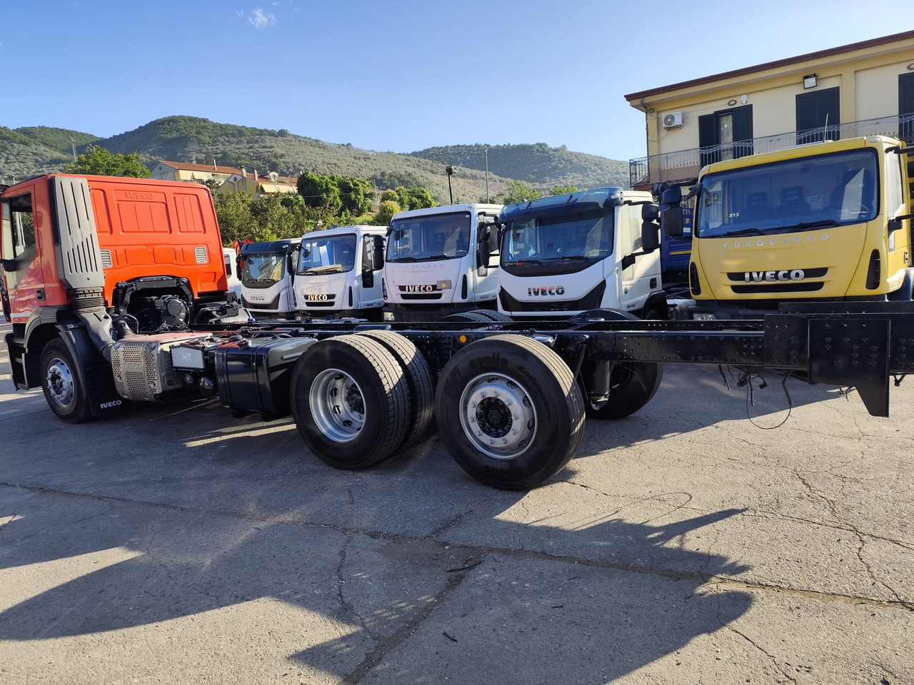 IVECO STRALIS 260S40 - Platós teherautó: 4 kép. IVECO STRALIS 260S40 - Platós teherautó: 4 kép.