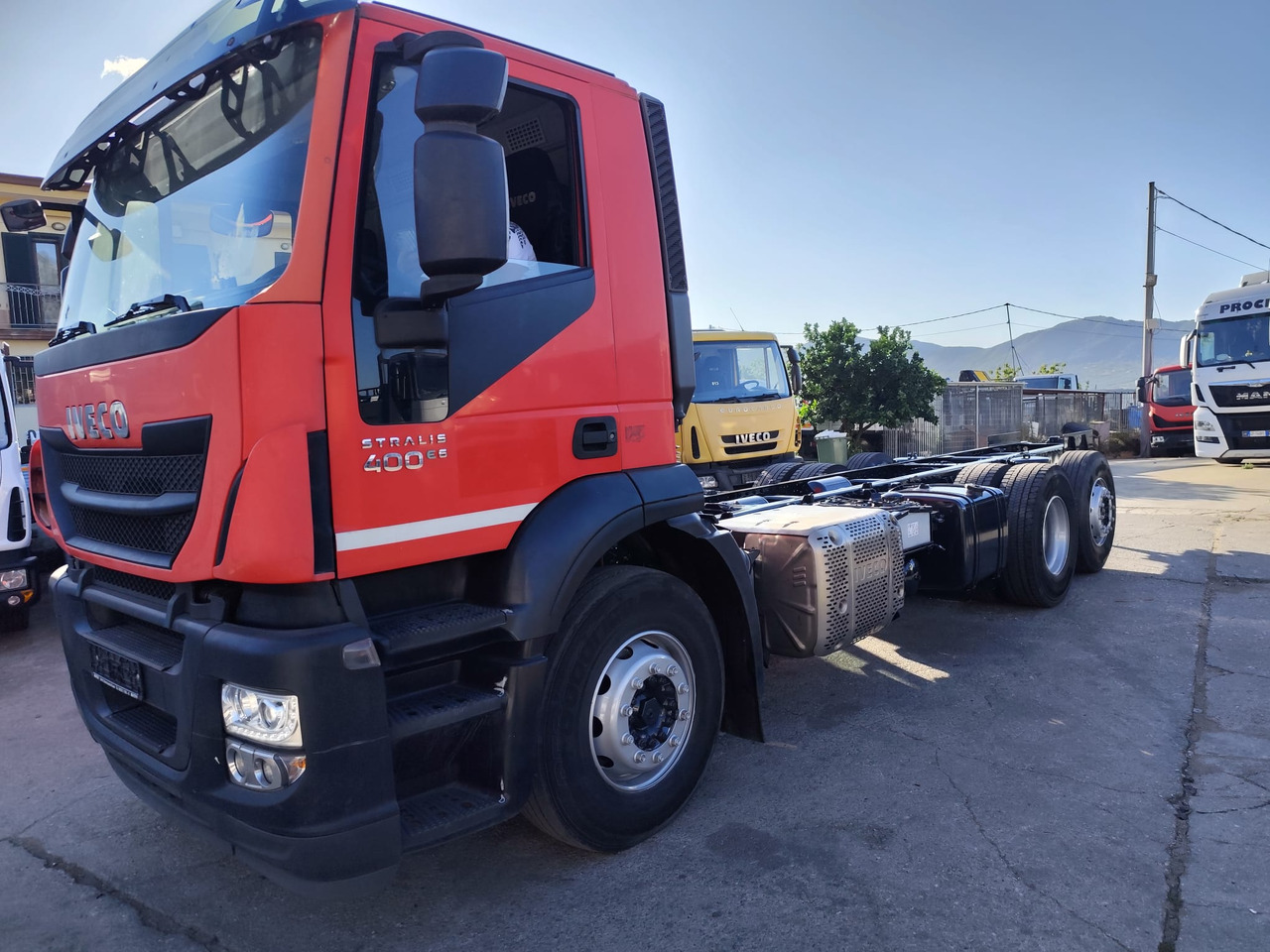 IVECO STRALIS 260S40 - Platós teherautó: 5 kép. IVECO STRALIS 260S40 - Platós teherautó: 5 kép.