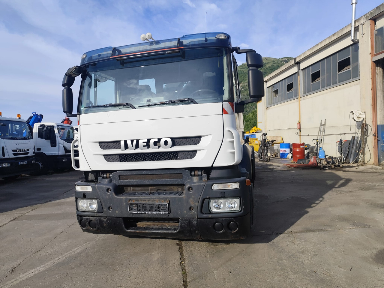 IVECO STRALIS 260S45 - Darus autó: 4 kép. IVECO STRALIS 260S45 - Darus autó: 4 kép.