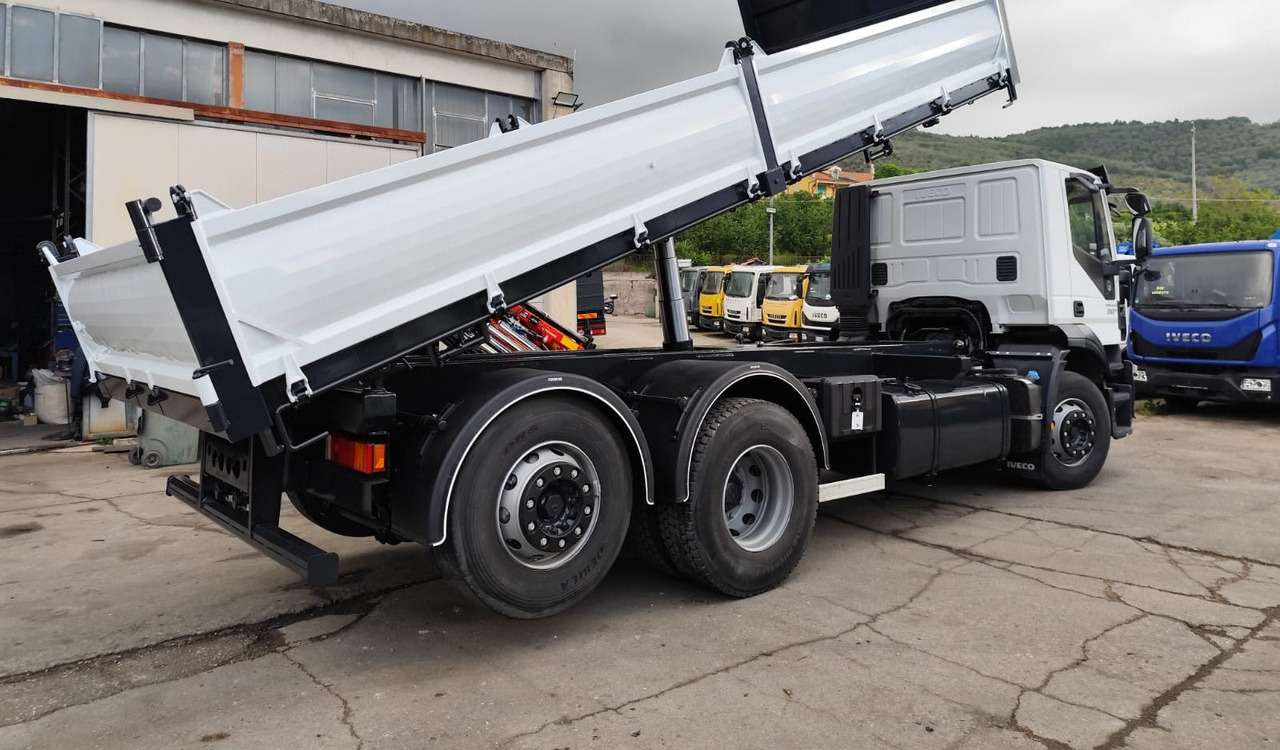IVECO STRALIS AD 260S31 - Billenőplatós teherautó: 5 kép. IVECO STRALIS AD 260S31 - Billenőplatós teherautó: 5 kép.