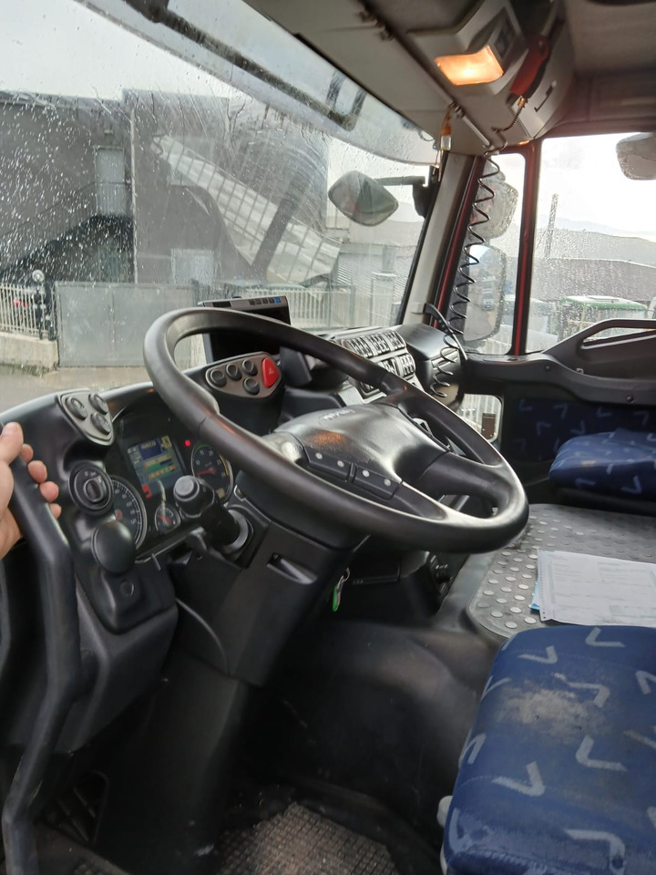 IVECO STRALIS AD 260S31 - Alvaz teherautó: 4 kép. IVECO STRALIS AD 260S31 - Alvaz teherautó: 4 kép.