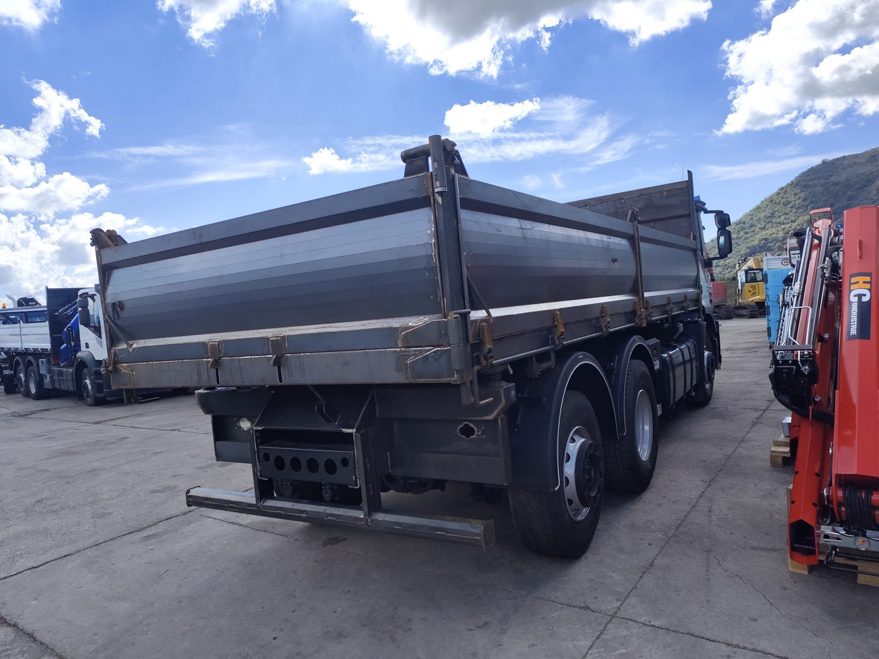 IVECO STRALIS AD 260S31 XP - Billenőplatós teherautó: 2 kép. IVECO STRALIS AD 260S31 XP - Billenőplatós teherautó: 2 kép.