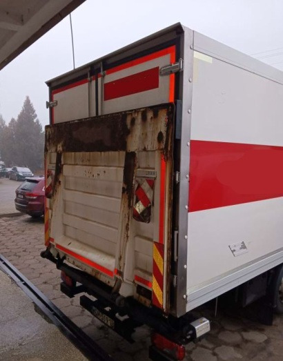 IVECO STRALIS AD 260S31 XP - Dobozos felépítményű teherautó: 5 kép. IVECO STRALIS AD 260S31 XP - Dobozos felépítményű teherautó: 5 kép.