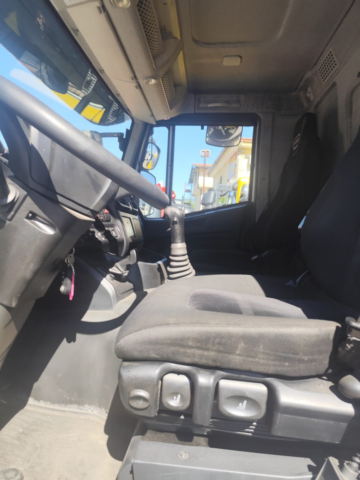 IVECO STRALIS AD 260S31 XP - Darus autó: 3 kép. IVECO STRALIS AD 260S31 XP - Darus autó: 3 kép.