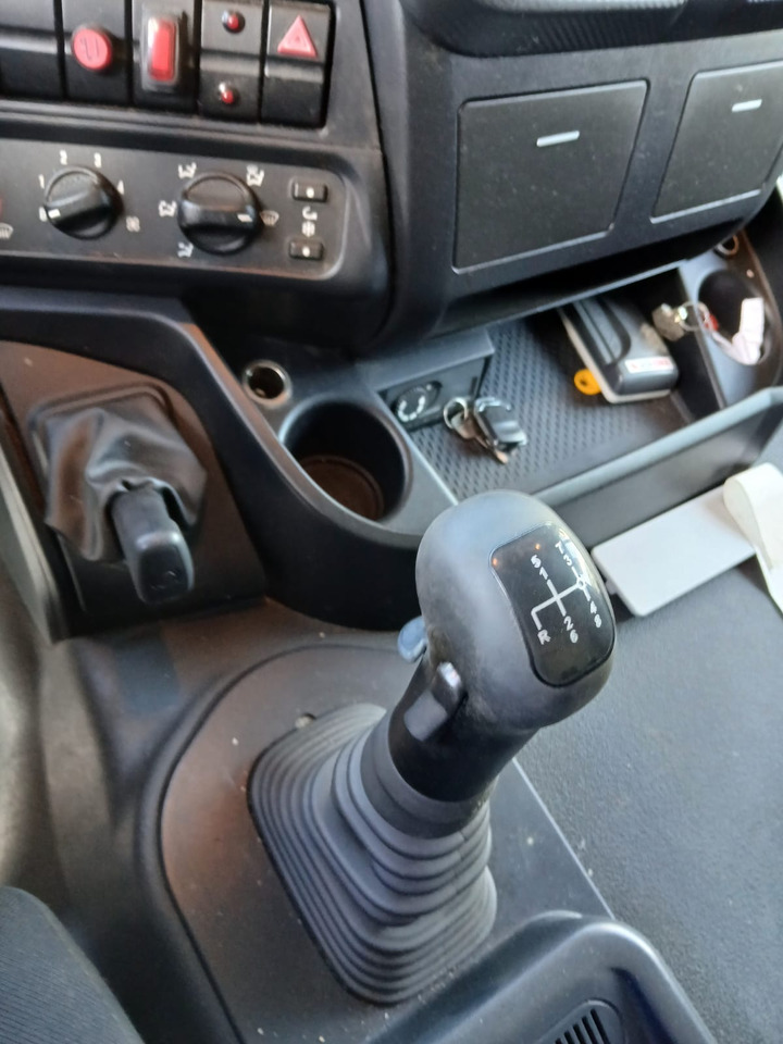 IVECO STRALIS AD 260S31 Y/P - Horgos rakodó teherautó: 3 kép. IVECO STRALIS AD 260S31 Y/P - Horgos rakodó teherautó: 3 kép.