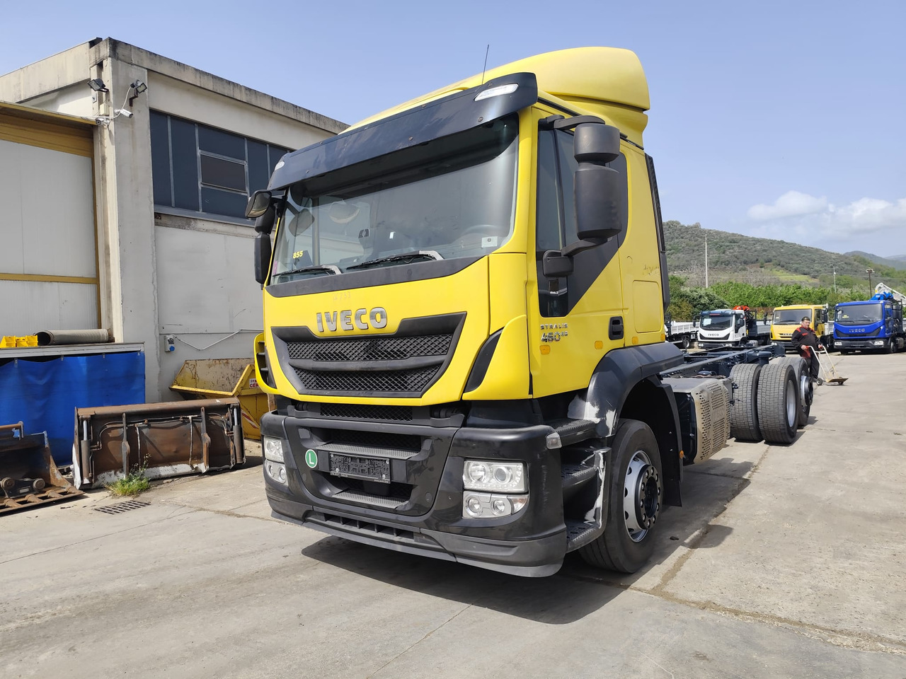IVECO STRALIS AS 260S46 - Platós teherautó: 2 kép. IVECO STRALIS AS 260S46 - Platós teherautó: 2 kép.