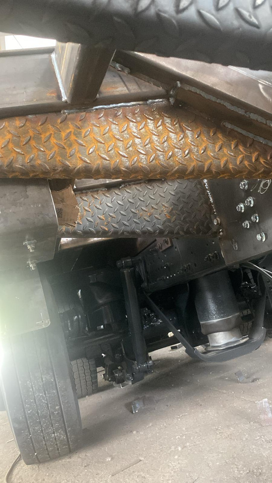 IVECO STRALIS AS 260S46 - Platós teherautó: 4 kép. IVECO STRALIS AS 260S46 - Platós teherautó: 4 kép.