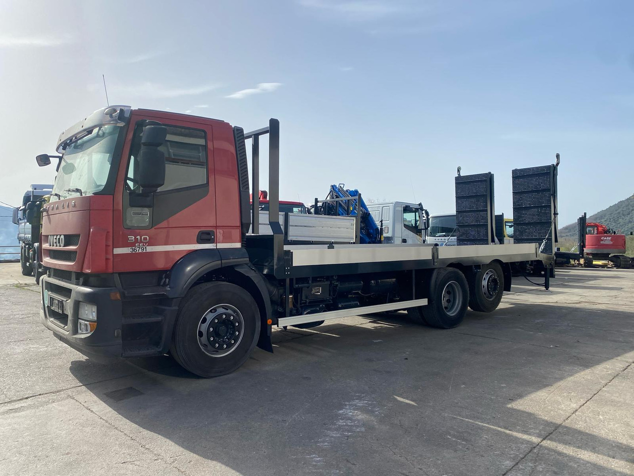 Platós teherautó IVECO STRALIS CUBE 260S31: 6 kép.