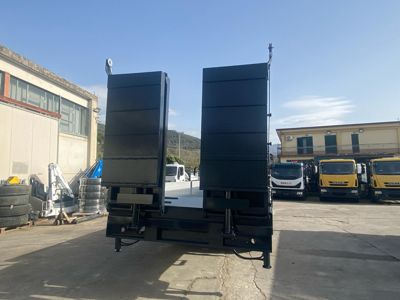 Platós teherautó IVECO STRALIS CUBE 260S31: 21 kép.