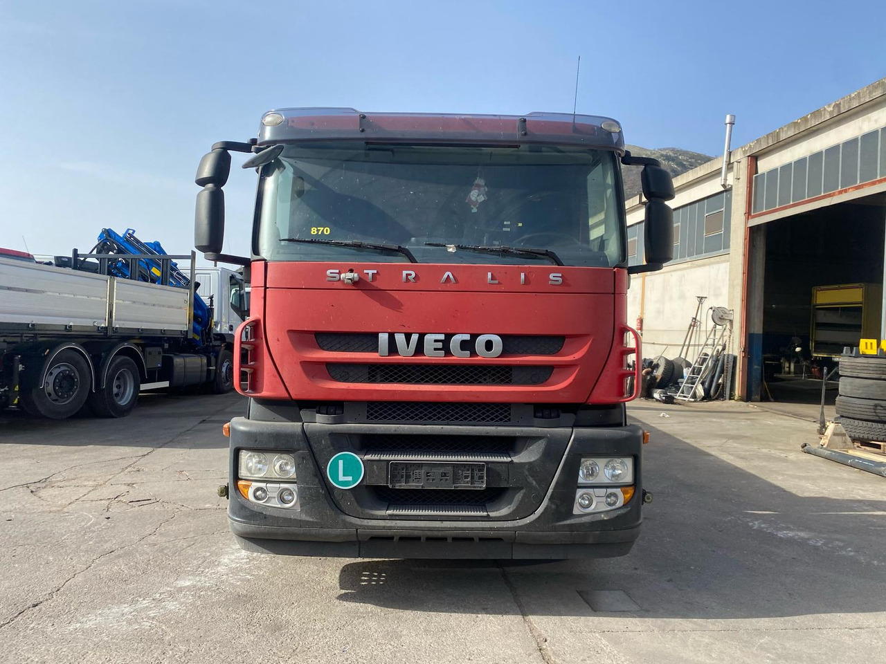 Platós teherautó IVECO STRALIS CUBE 260S31: 10 kép.