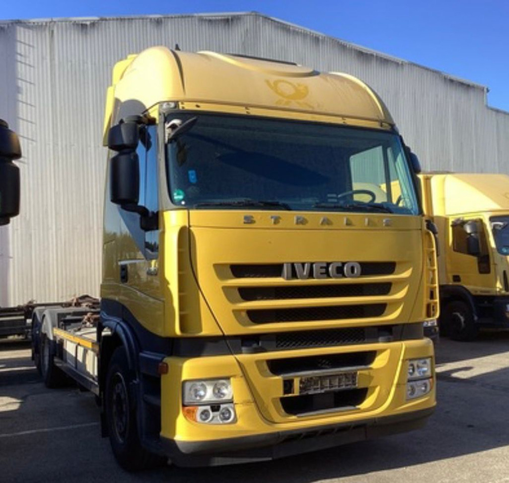 IVECO STRALIS CUBE AD260S42 - Cserefelépítményes teherautó: 3 kép. IVECO STRALIS CUBE AD260S42 - Cserefelépítményes teherautó: 3 kép.