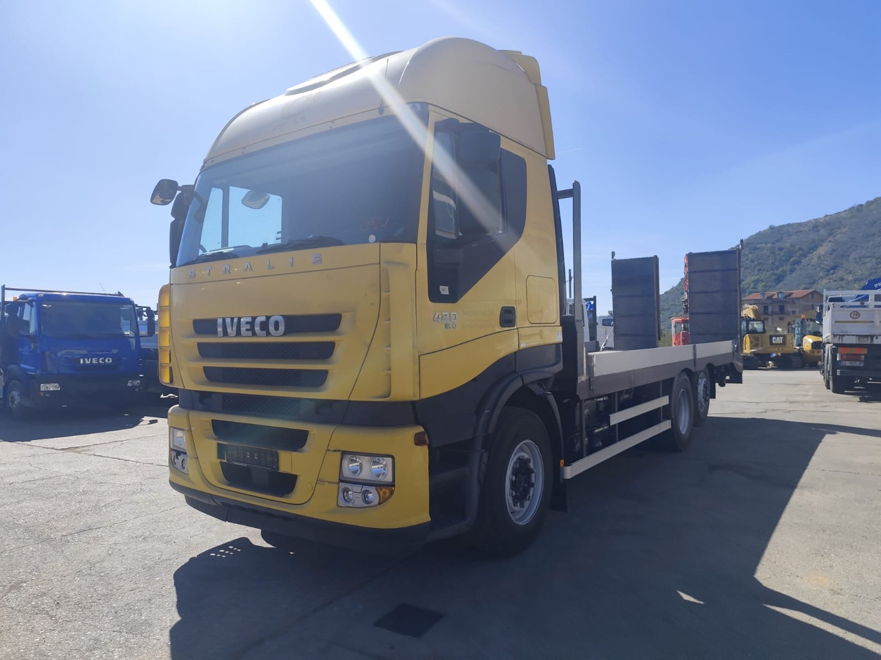 IVECO STRALIS CUBE AD260S42 - Platós teherautó: 1 kép. IVECO STRALIS CUBE AD260S42 - Platós teherautó: 1 kép.