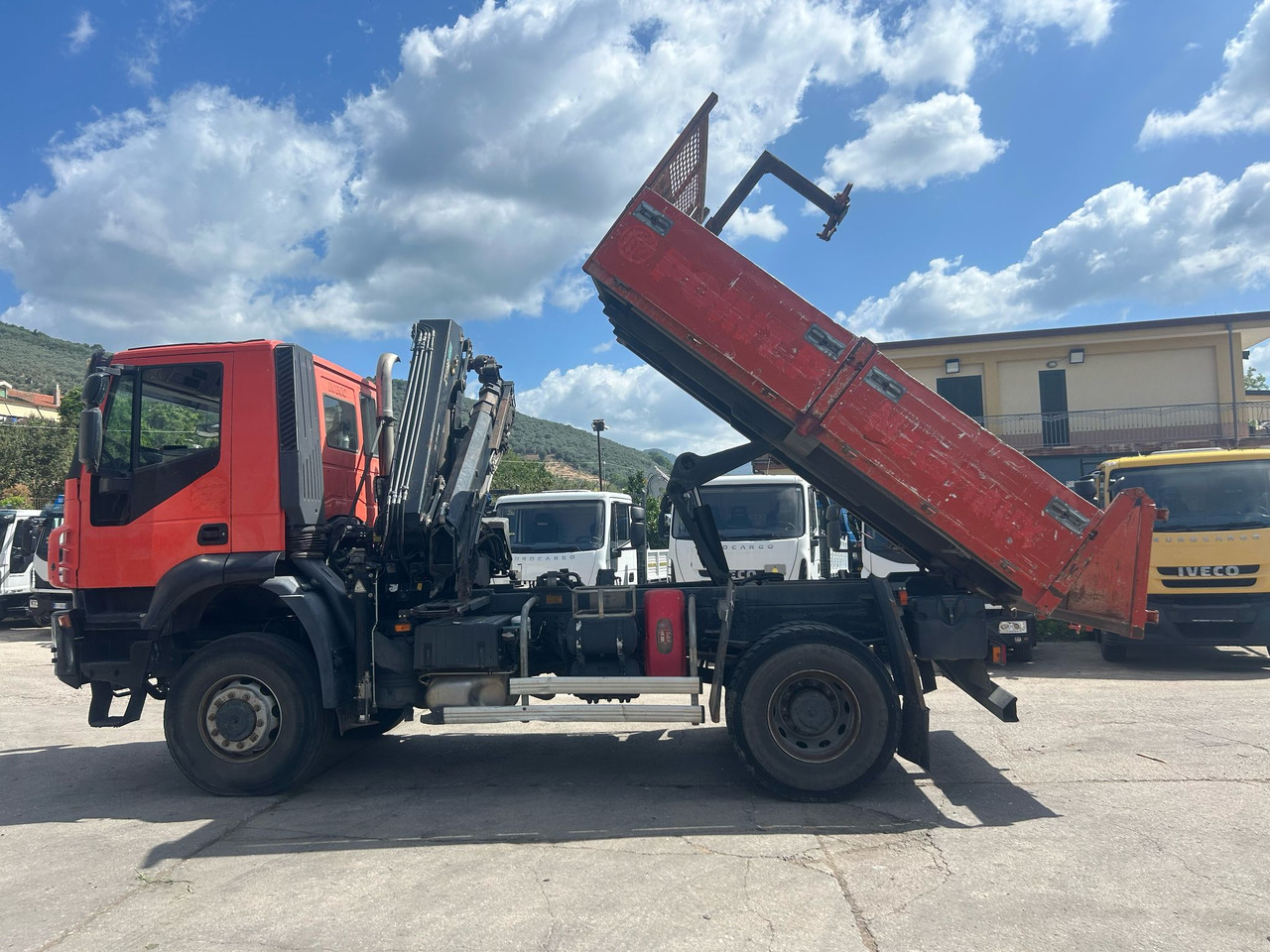 IVECO TRAKKER 190T36 - Darus autó: 3 kép. IVECO TRAKKER 190T36 - Darus autó: 3 kép.