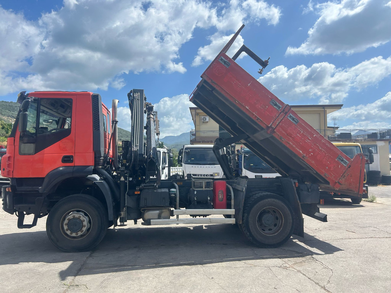 IVECO TRAKKER 190T36 - Darus autó: 4 kép. IVECO TRAKKER 190T36 - Darus autó: 4 kép.