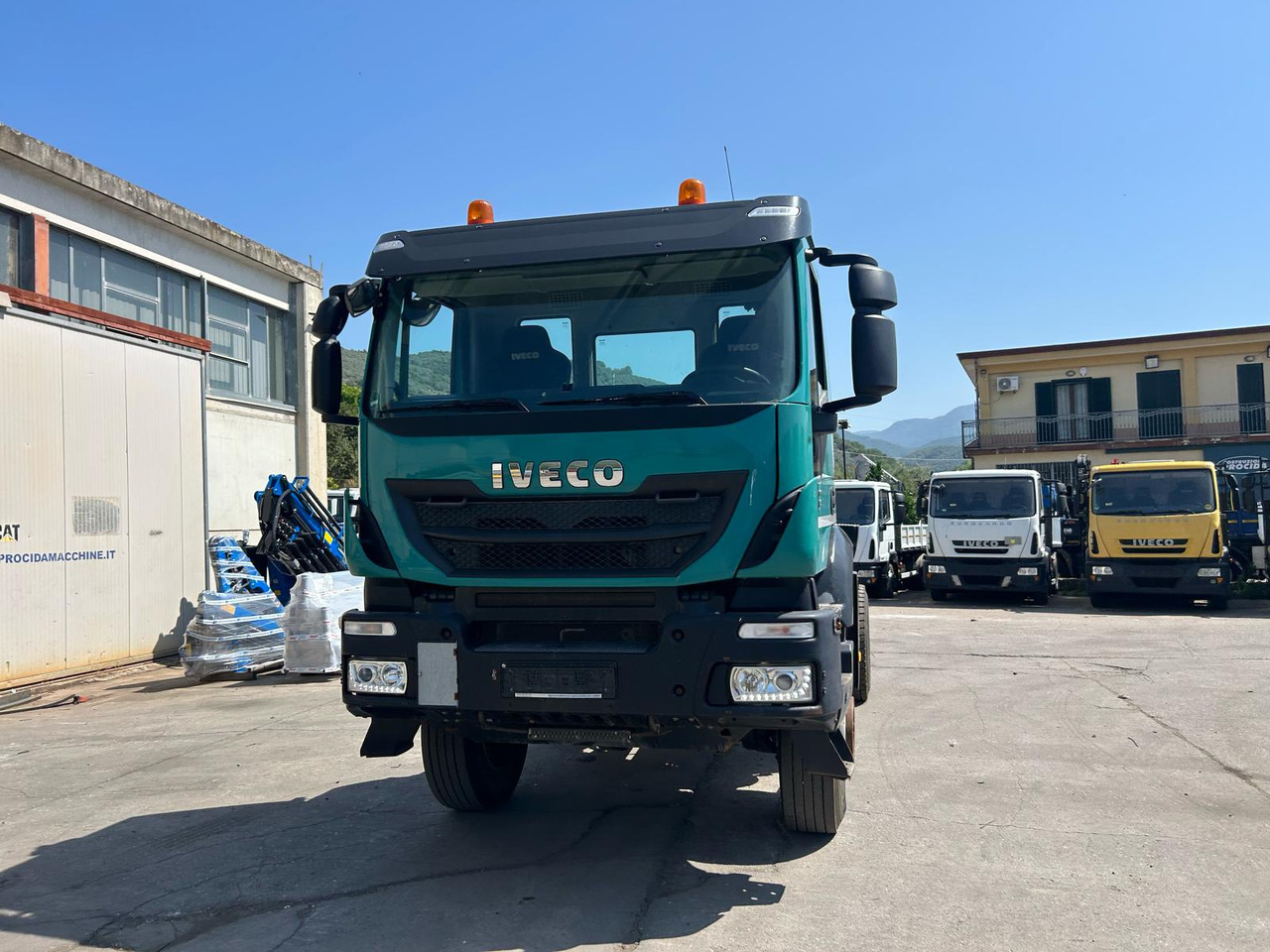 IVECO TRAKKER 190T41 - Alvaz teherautó: 5 kép. IVECO TRAKKER 190T41 - Alvaz teherautó: 5 kép.