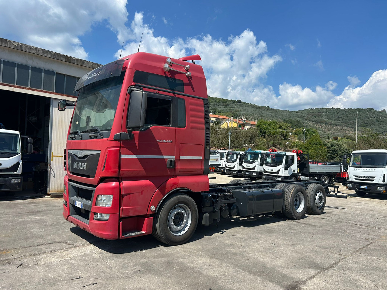 MAN TGX 26.440 - Platós teherautó: 4 kép. MAN TGX 26.440 - Platós teherautó: 4 kép.
