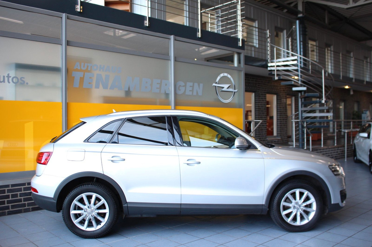 Audi Q3 2.0 TDI quattro Xenon Navi Sitzheizung AHK - Terepjáró/ SUV: 3 kép. Audi Q3 2.0 TDI quattro Xenon Navi Sitzheizung AHK - Terepjáró/ SUV: 3 kép.