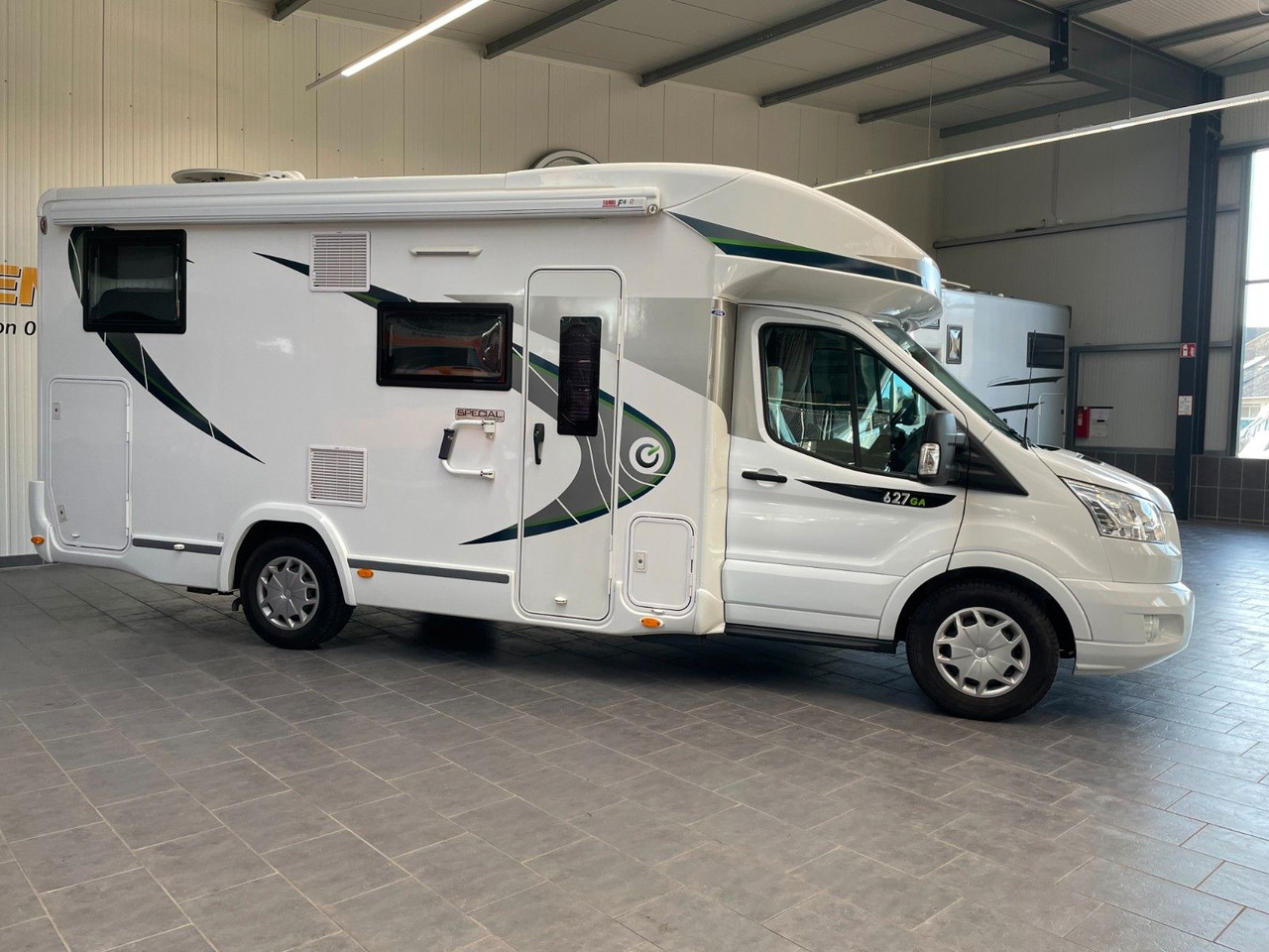 Chausson 627 GA, Standklima,AHK,Solar,Hubbett,D-Heizung - Félintegrált lakóautó: 2 kép. Chausson 627 GA, Standklima,AHK,Solar,Hubbett,D-Heizung - Félintegrált lakóautó: 2 kép.