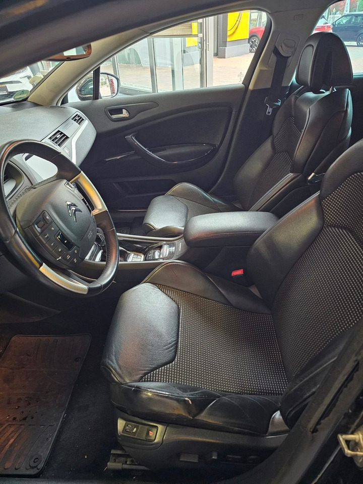 Citroën Tourer CrossTourer / XTR - Kombi: 4 kép. Citroën Tourer CrossTourer / XTR - Kombi: 4 kép.