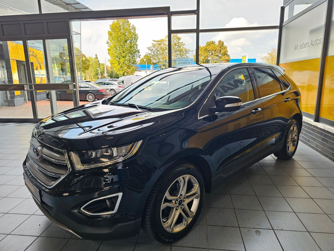 Ford Edge Titanium 4x4 AHK ACC SchiebeDach Navi LED - Terepjáró/ SUV: 3 kép. Ford Edge Titanium 4x4 AHK ACC SchiebeDach Navi LED - Terepjáró/ SUV: 3 kép.