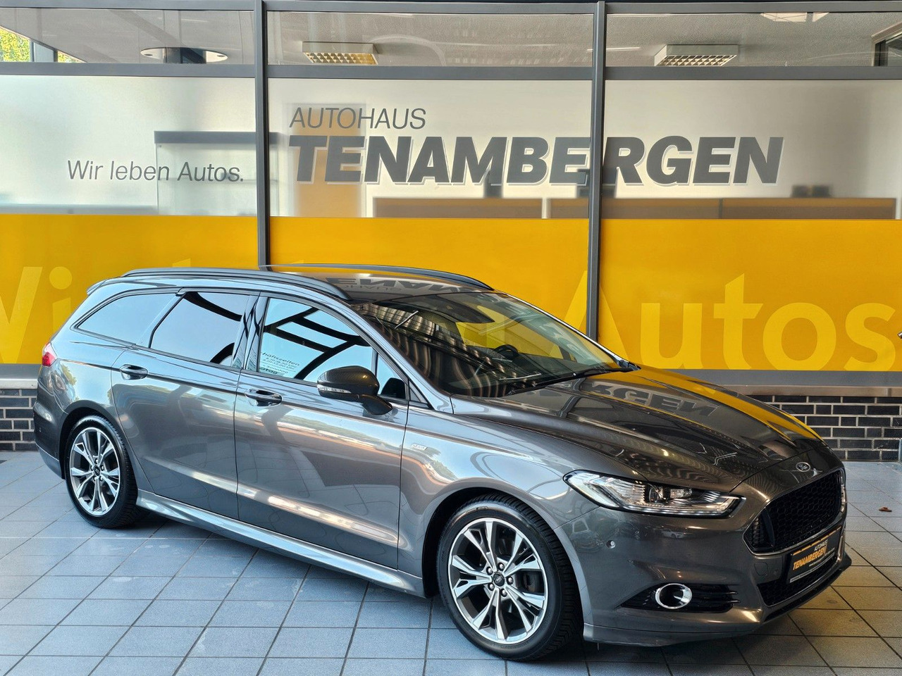 Ford Mondeo Turnier ST-Line LED Scheinwerfer - Autó: 1 kép. Ford Mondeo Turnier ST-Line LED Scheinwerfer - Autó: 1 kép.