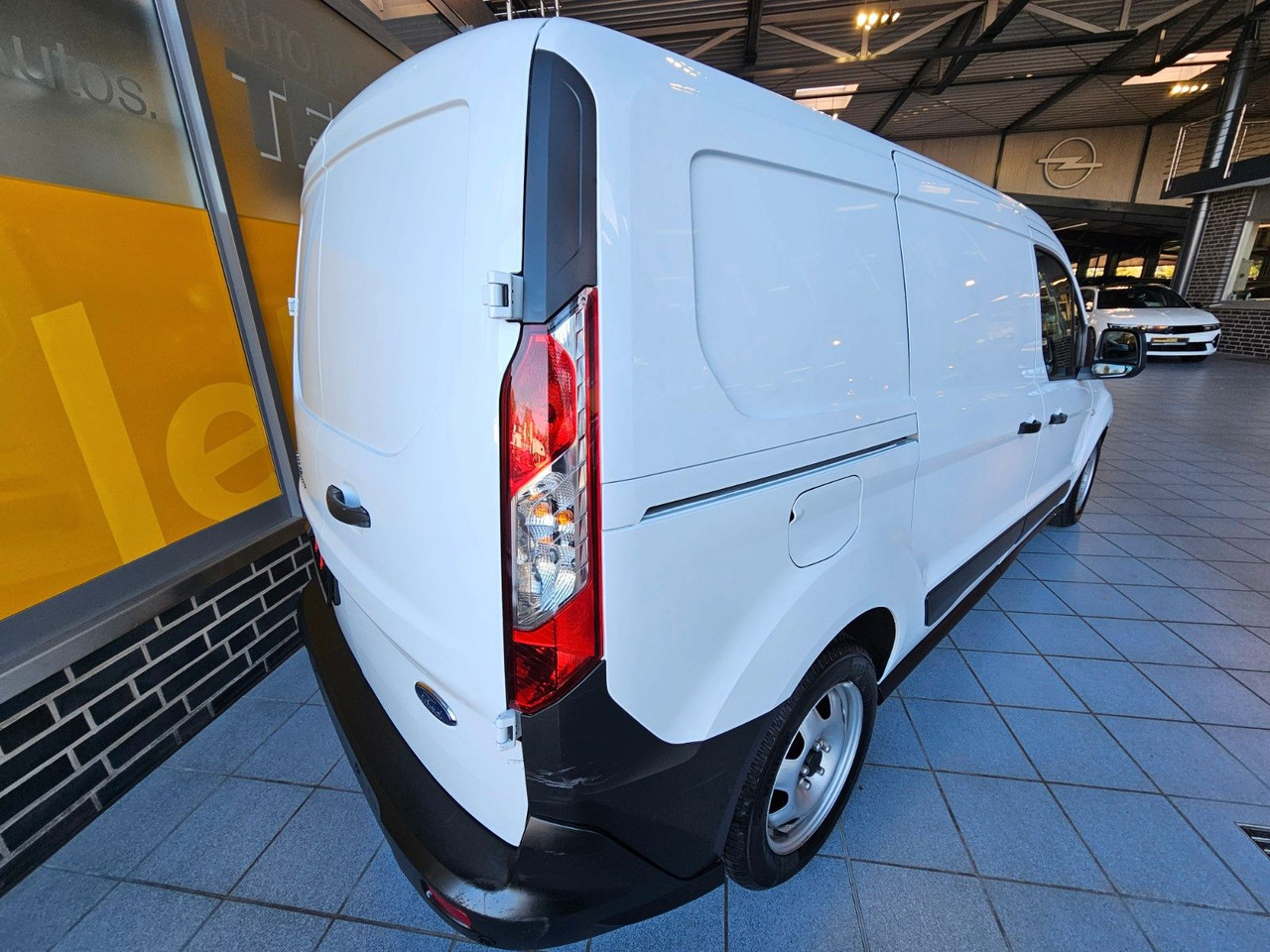 Ford Transit Connect Kasten lang - Autó: 5 kép. Ford Transit Connect Kasten lang - Autó: 5 kép.