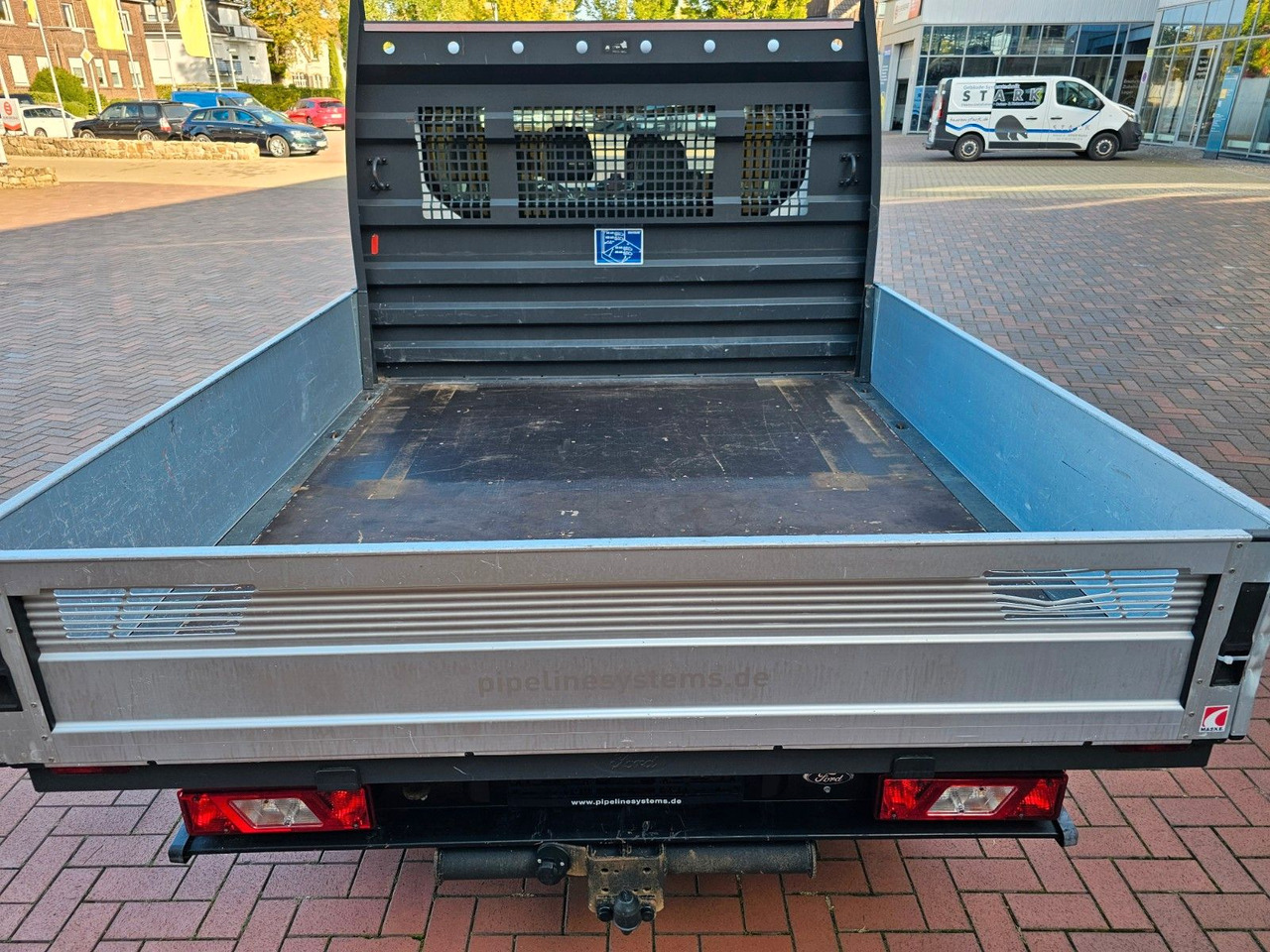Ford Transit Pritsche 310 DoKa AHK Klima 7 Sitzer - Platós kisteherautó, Duplakabinos kisteherautó: 4 kép. Ford Transit Pritsche 310 DoKa AHK Klima 7 Sitzer - Platós kisteherautó, Duplakabinos kisteherautó: 4 kép.