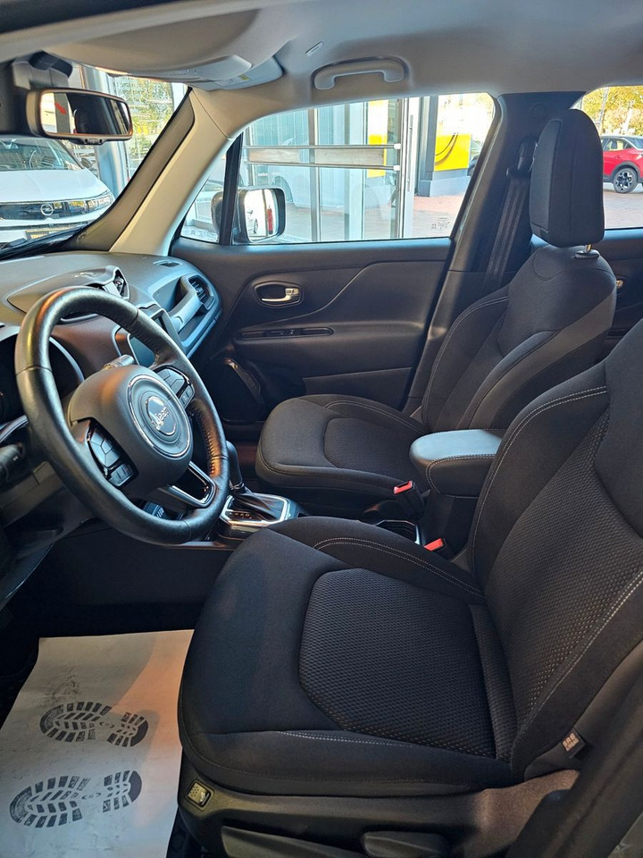Jeep Renegade S Plug-In-Hybrid 4xe Kamera LED ACC AHK - Terepjáró/ SUV: 5 kép. Jeep Renegade S Plug-In-Hybrid 4xe Kamera LED ACC AHK - Terepjáró/ SUV: 5 kép.