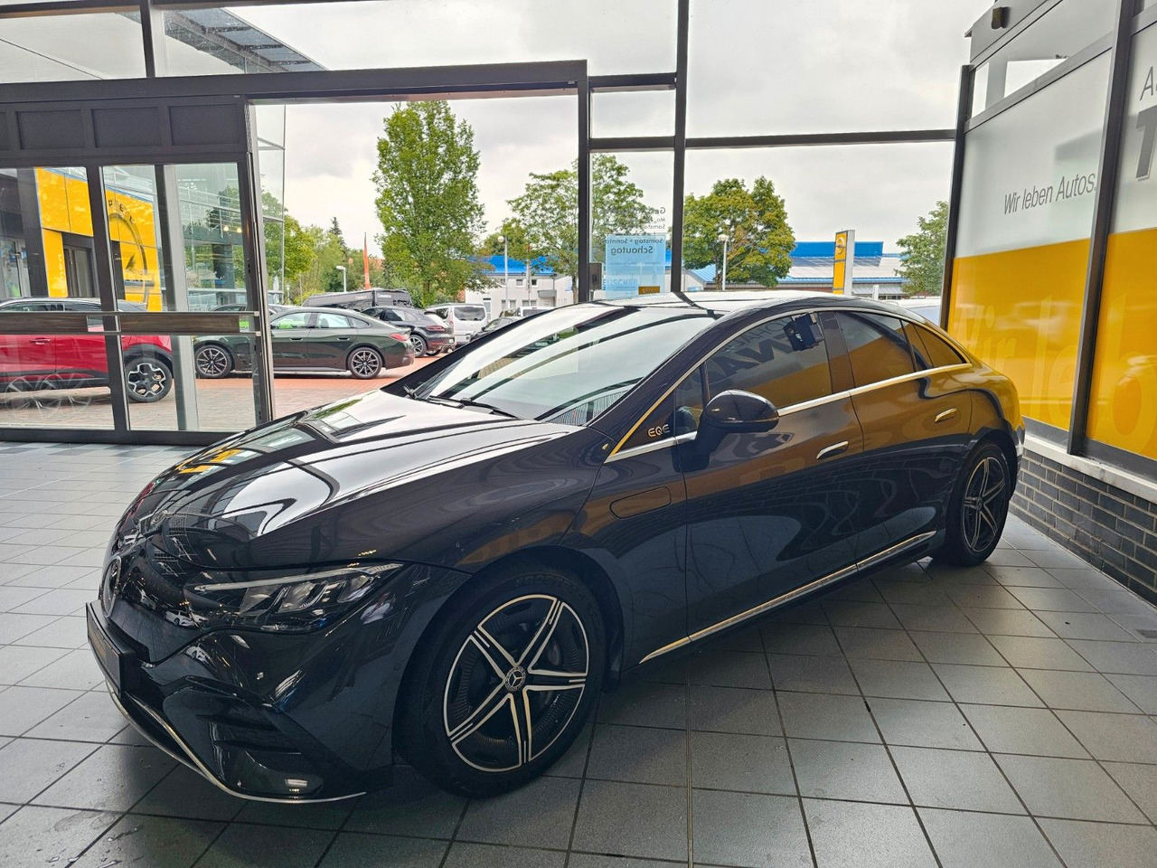 Mercedes-Benz EQE 350 AMG Edition ACC Memory eHeckkl. - Autó: 2 kép. Mercedes-Benz EQE 350 AMG Edition ACC Memory eHeckkl. - Autó: 2 kép.