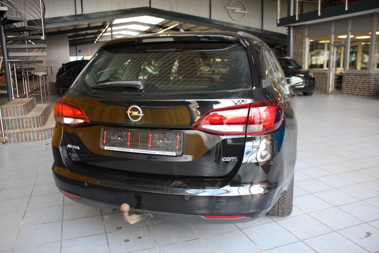 Opel Astra K Sports Tourer Edition AHK Navi - Kombi: 5 kép. Opel Astra K Sports Tourer Edition AHK Navi - Kombi: 5 kép.