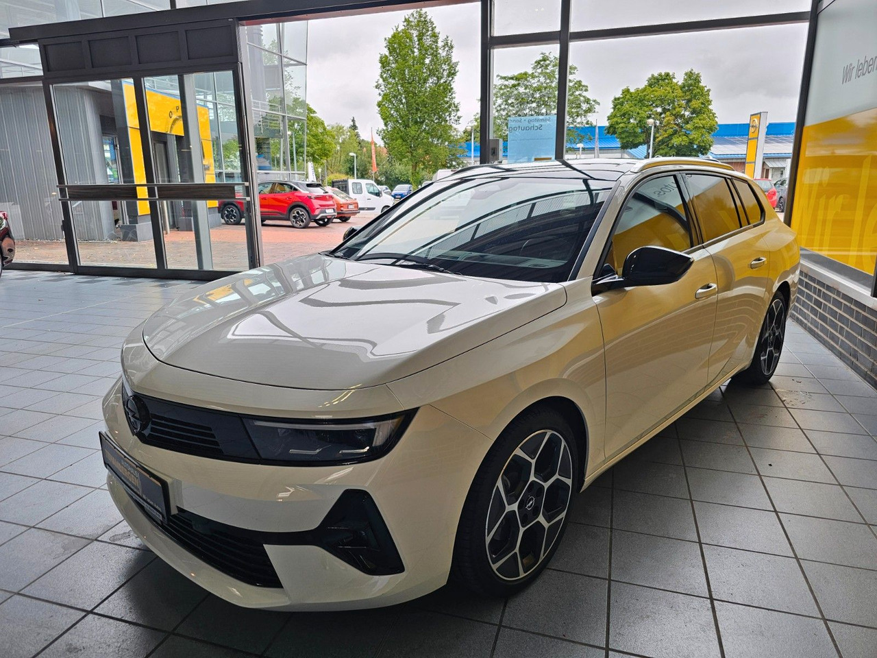 Opel Astra L 1.5 Ultimate Schiebedach Memory ACC AHK - Autó: 2 kép. Opel Astra L 1.5 Ultimate Schiebedach Memory ACC AHK - Autó: 2 kép.