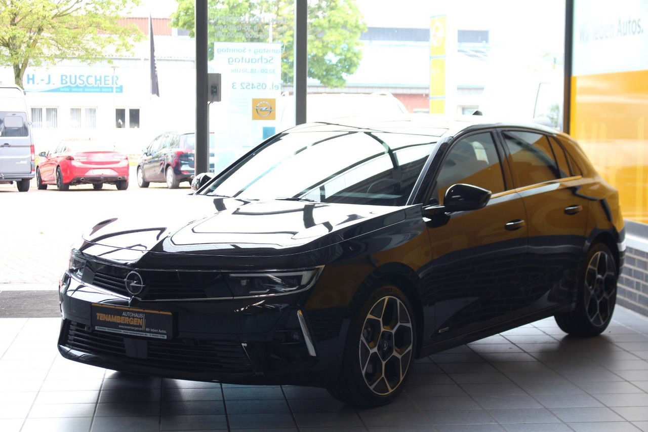 Opel Astra L 5-trg. Ultimate Schiebedach Alcantara - Szedán: 4 kép. Opel Astra L 5-trg. Ultimate Schiebedach Alcantara - Szedán: 4 kép.