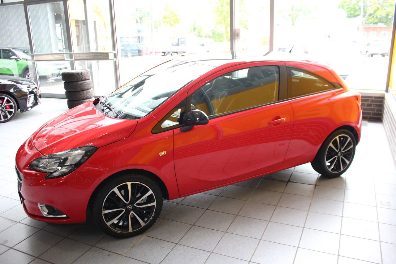 Opel Corsa Color Edition Sitz/Lenkr.heizung Bluetooth - Autó: 5 kép. Opel Corsa Color Edition Sitz/Lenkr.heizung Bluetooth - Autó: 5 kép.