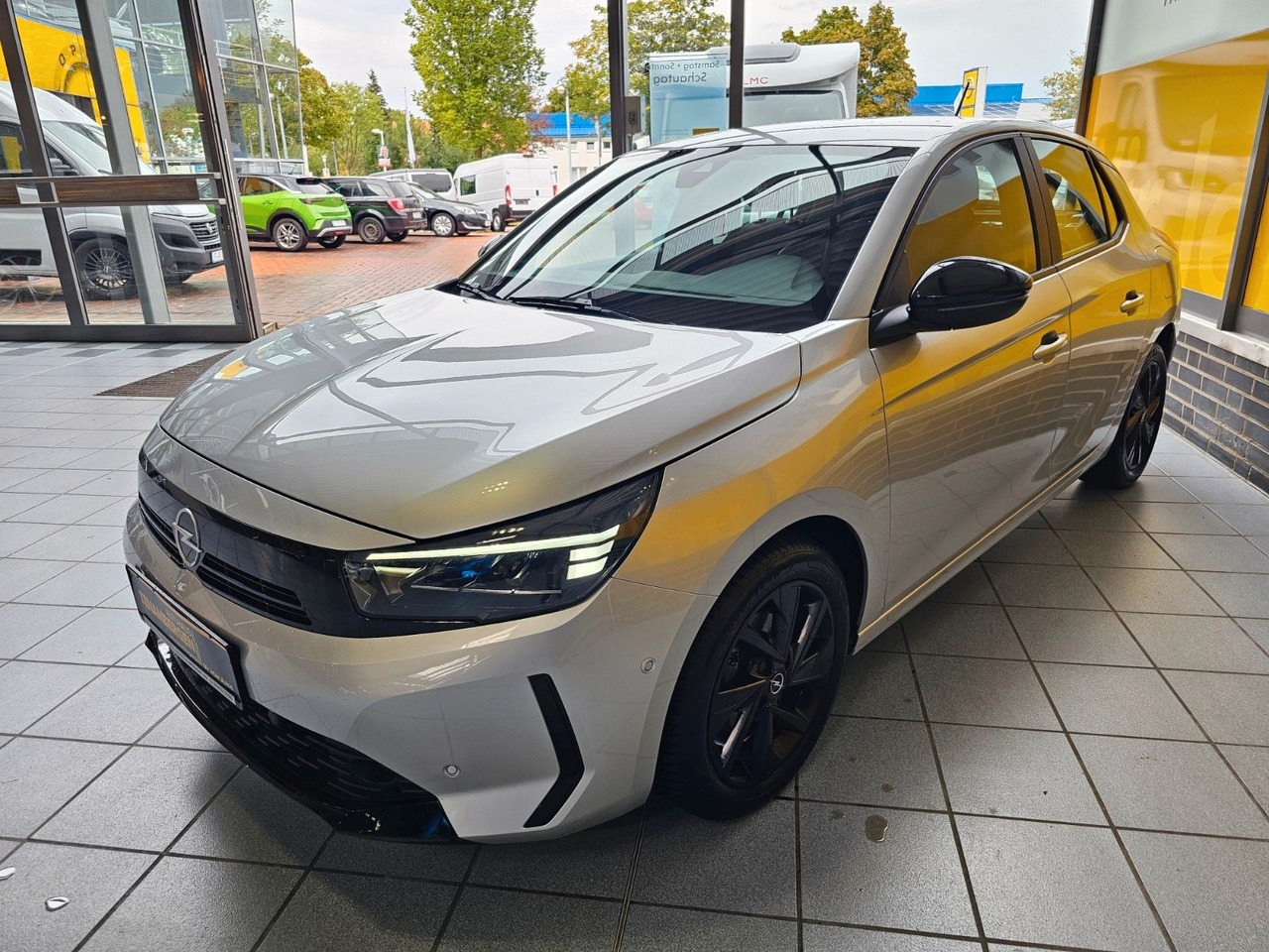 Opel Corsa F 1.2 Sitz-Lenkradheizung Kamera Allwetter - Autó: 2 kép. Opel Corsa F 1.2 Sitz-Lenkradheizung Kamera Allwetter - Autó: 2 kép.