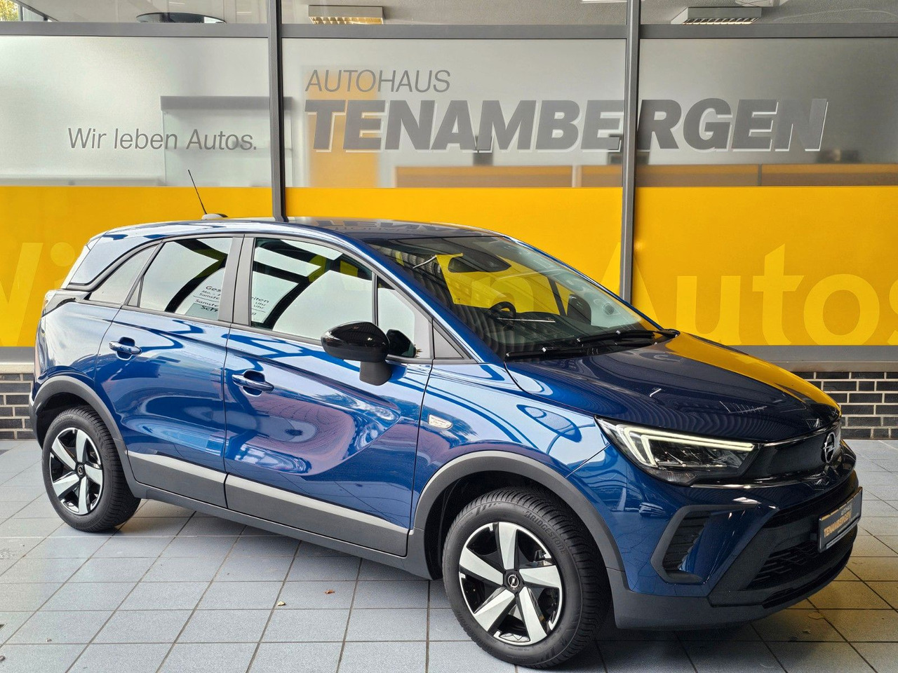 Opel Crossland Navi SHZ LHzg PDC Kamera - Kisbusz: 1 kép. Opel Crossland Navi SHZ LHzg PDC Kamera - Kisbusz: 1 kép.