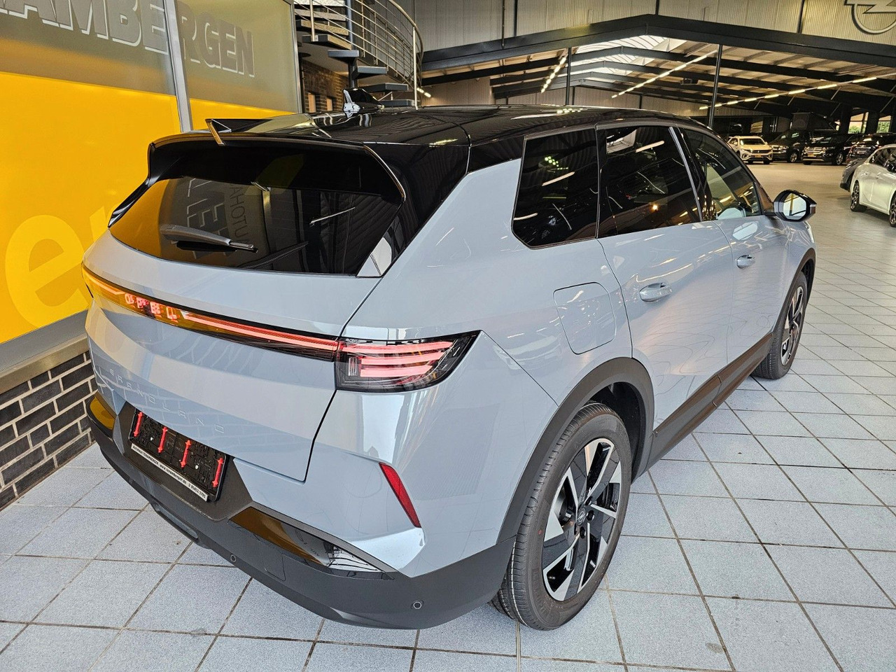 Opel Grandland 1.2 48V Mild-Hybrid 360°Kamera ACC AHK - Terepjáró/ SUV: 4 kép. Opel Grandland 1.2 48V Mild-Hybrid 360°Kamera ACC AHK - Terepjáró/ SUV: 4 kép.