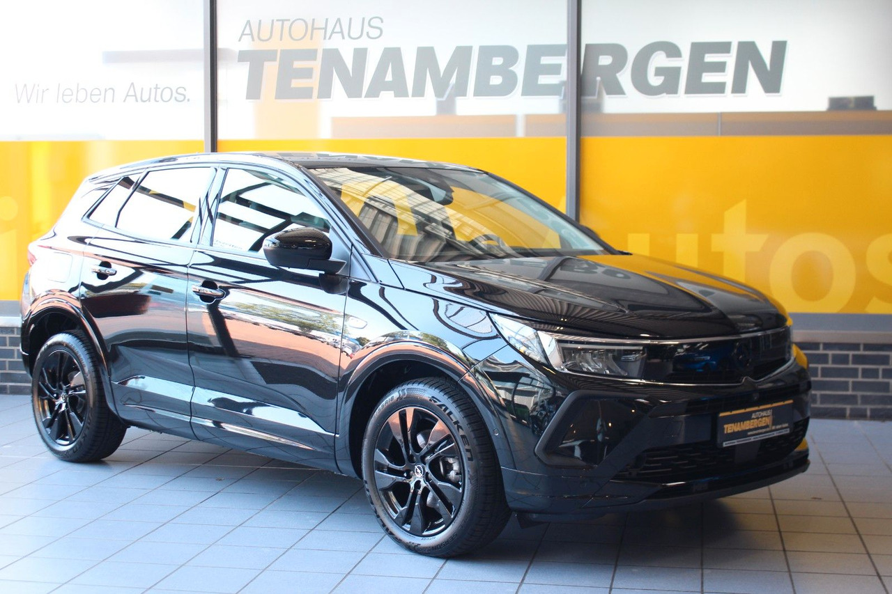 Opel Grandland 1.2 Turbo GS Line LED Kamera Sitzheiz. - Terepjáró/ SUV: 1 kép. Opel Grandland 1.2 Turbo GS Line LED Kamera Sitzheiz. - Terepjáró/ SUV: 1 kép.