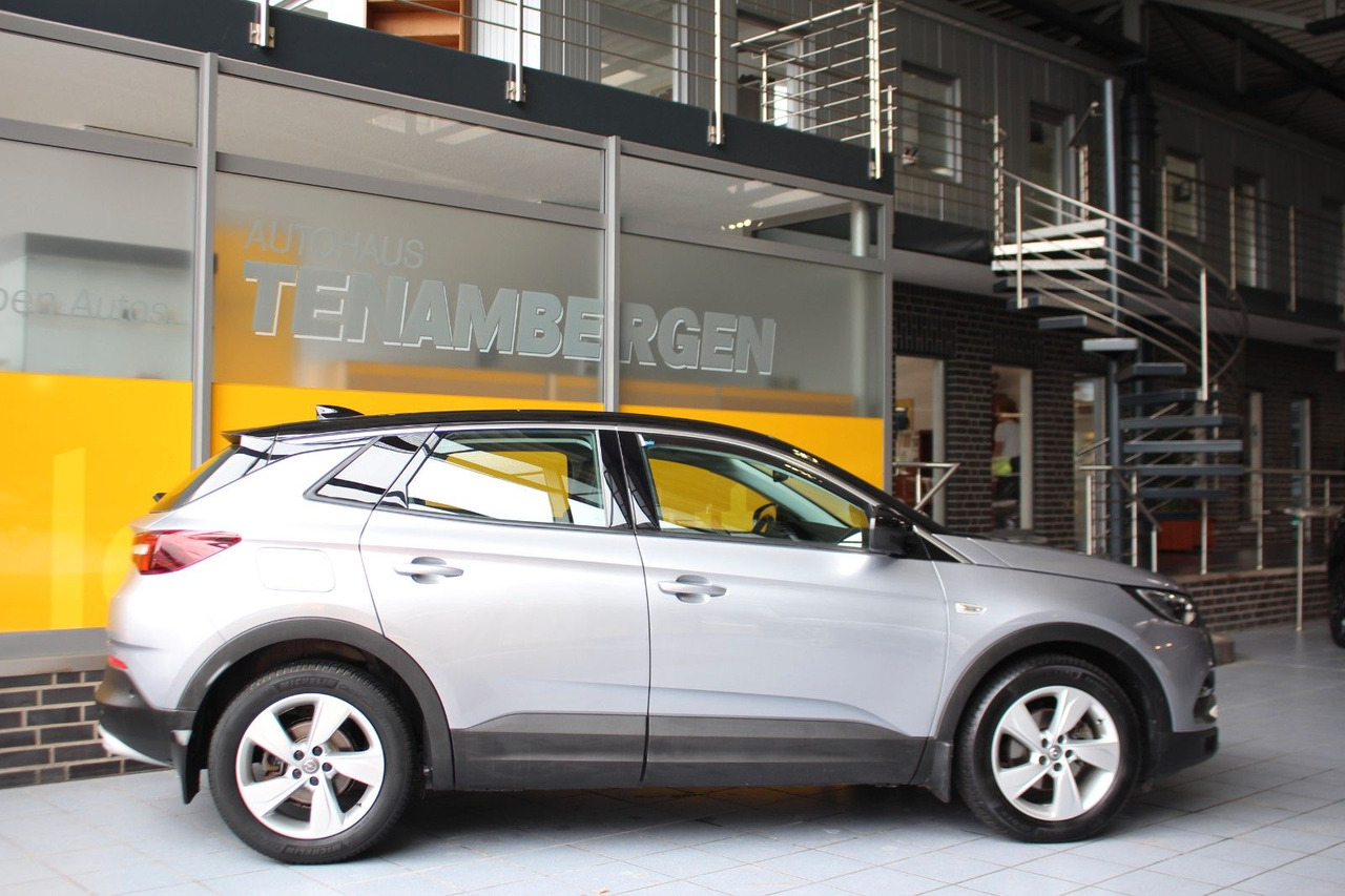 Opel Grandland (X) 2.0 Inno Kamera Keyless LED AHK - Terepjáró/ SUV: 3 kép. Opel Grandland (X) 2.0 Inno Kamera Keyless LED AHK - Terepjáró/ SUV: 3 kép.