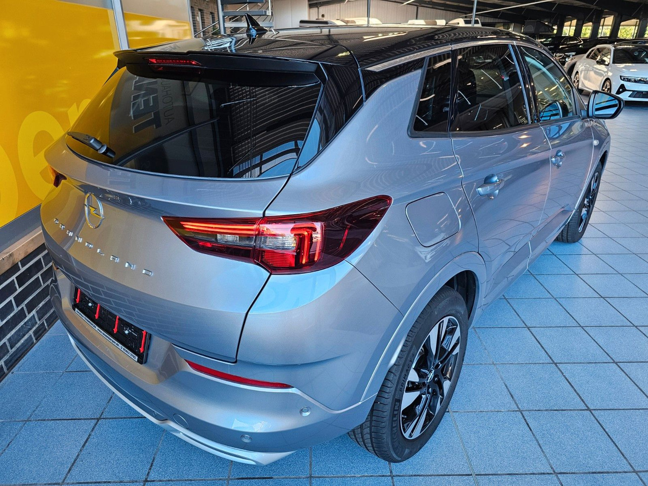 Opel Grandland (X) Elegance IntelliLux 360°Kamera ACC - Terepjáró/ SUV: 4 kép. Opel Grandland (X) Elegance IntelliLux 360°Kamera ACC - Terepjáró/ SUV: 4 kép.