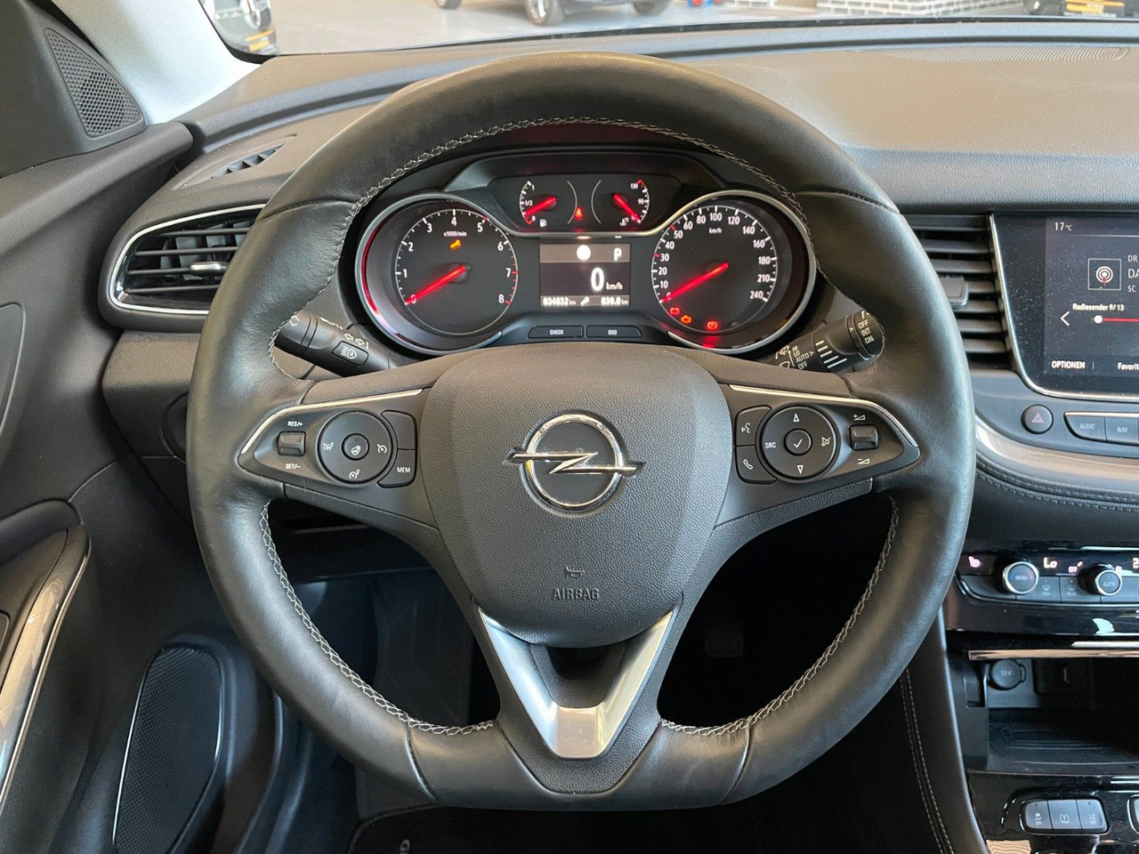 Terepjáró/ SUV Opel Grandland (X) Elegance Kamera Sitz- & Lenkradhzg: 15 kép.