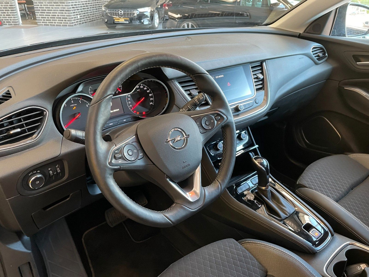 Terepjáró/ SUV Opel Grandland (X) Elegance Kamera Sitz- & Lenkradhzg: 16 kép.