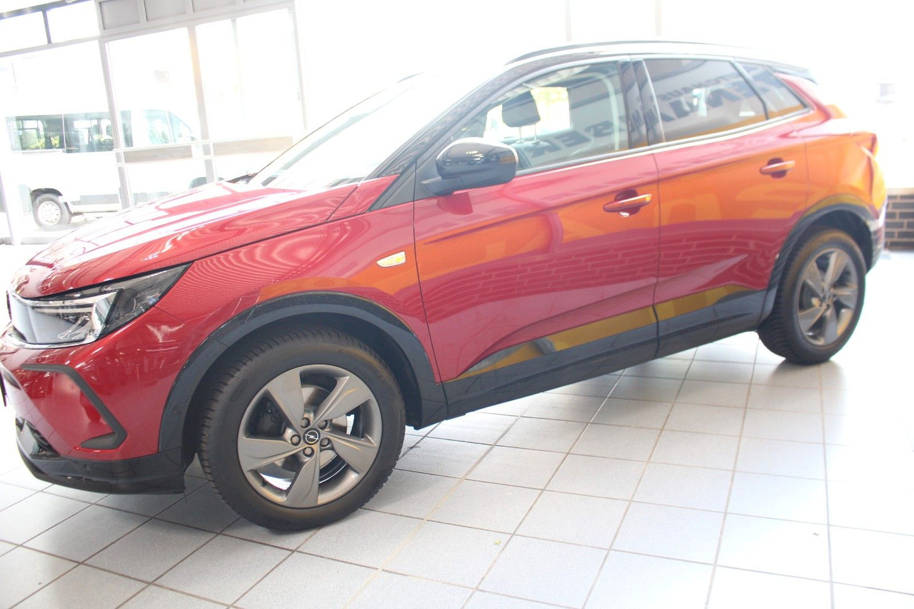 Opel Grandland X GS Line Kamera Navi LED PDC Sitzhzg - Terepjáró/ SUV: 4 kép. Opel Grandland X GS Line Kamera Navi LED PDC Sitzhzg - Terepjáró/ SUV: 4 kép.