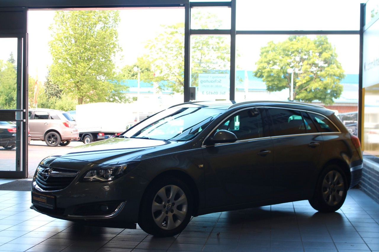 Opel Insignia A ST 2.0 Innovation Navi Kamera BiXenon - Autó: 4 kép. Opel Insignia A ST 2.0 Innovation Navi Kamera BiXenon - Autó: 4 kép.