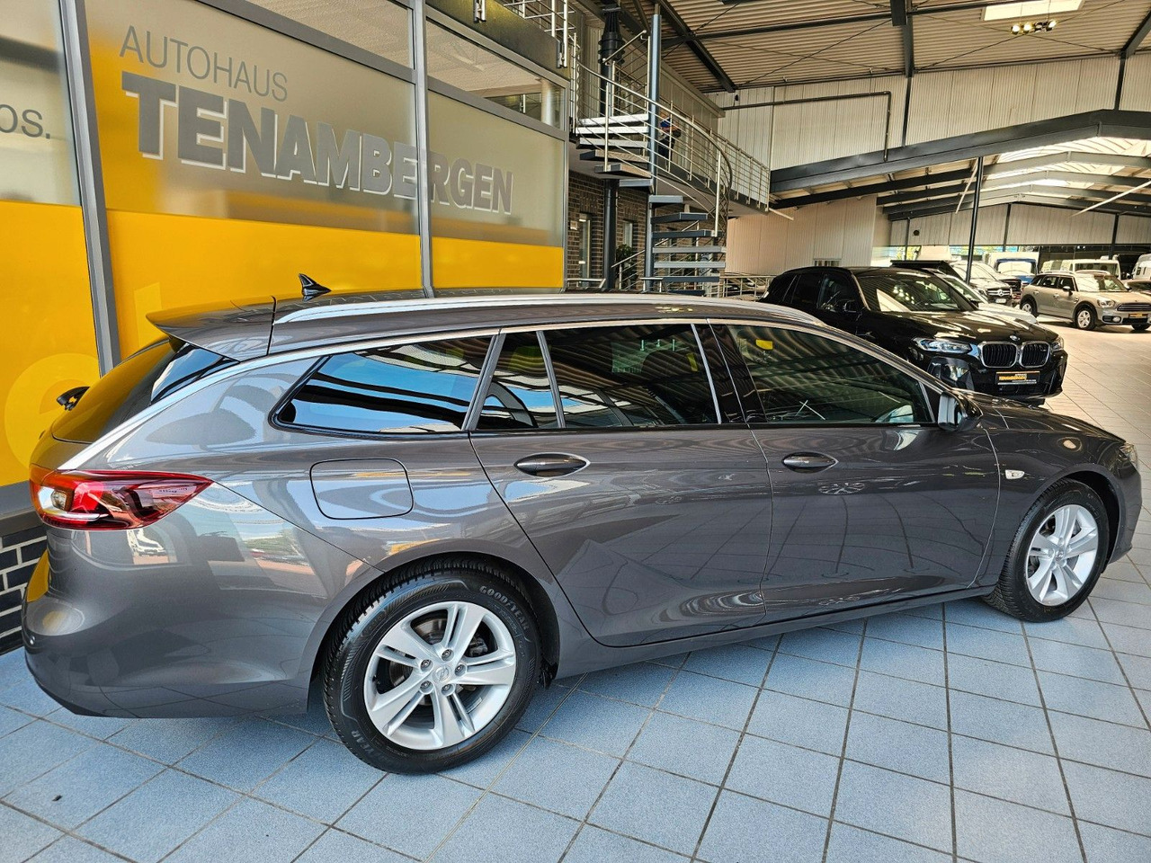 Opel Insignia B ST Business IntelliLux LED Tot Winkel - Autó: 2 kép. Opel Insignia B ST Business IntelliLux LED Tot Winkel - Autó: 2 kép.