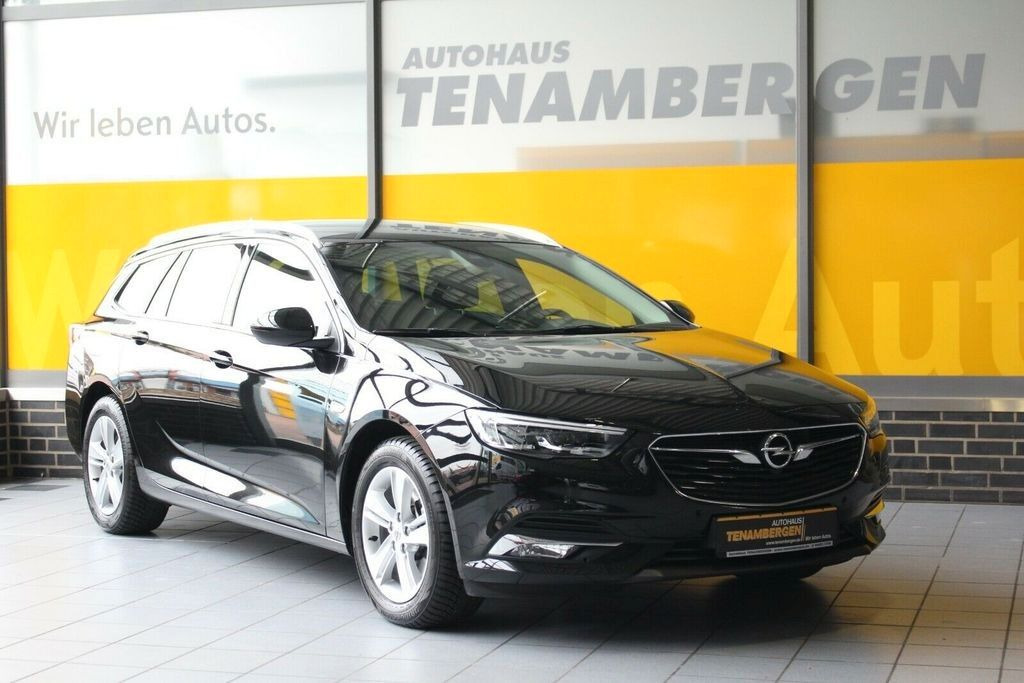 Opel Insignia B Sports Tourer 4x4 INNOVATION - Autó: 2 kép. Opel Insignia B Sports Tourer 4x4 INNOVATION - Autó: 2 kép.