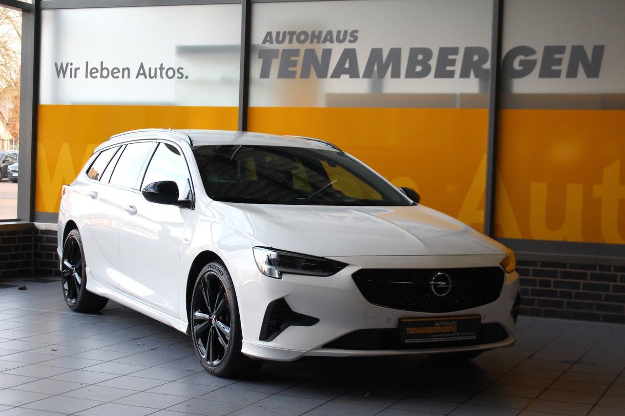 Opel Insignia B Sports Tourer Ultimate 4x4 AHK ACC - Autó: 2 kép. Opel Insignia B Sports Tourer Ultimate 4x4 AHK ACC - Autó: 2 kép.