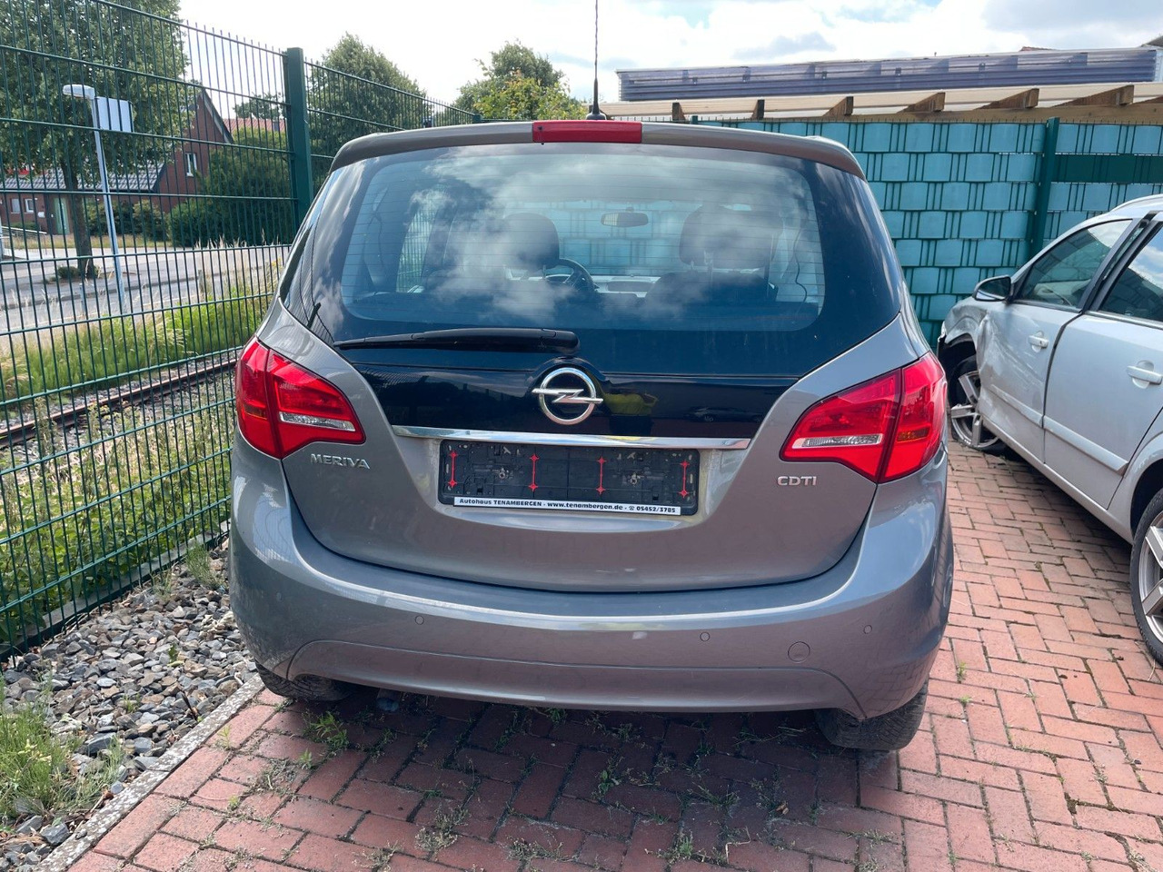 Opel Meriva B Edition - Kisbusz: 3 kép. Opel Meriva B Edition - Kisbusz: 3 kép.