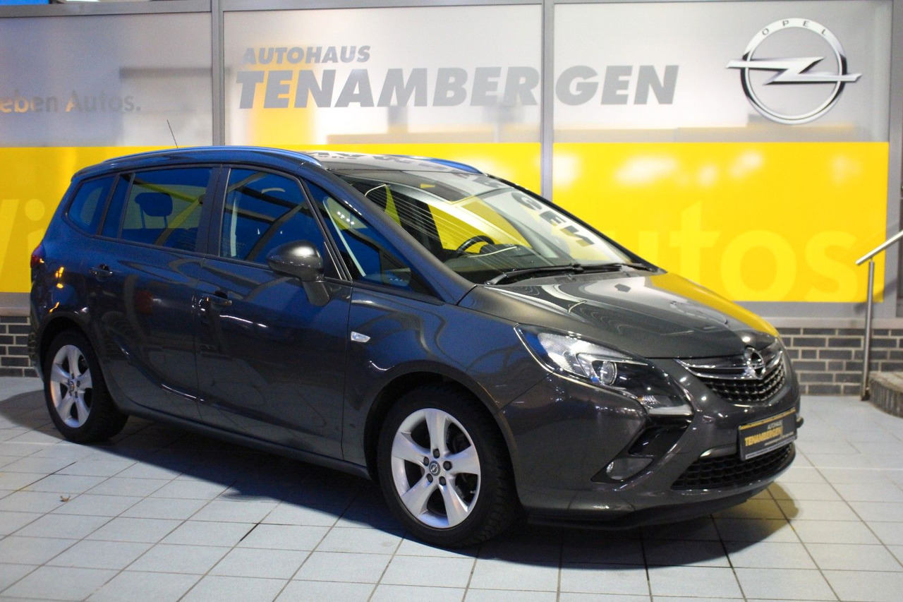 Opel Zafira C Tourer Style PDC Sitz u.Lenkradheizung - Kisbusz: 1 kép. Opel Zafira C Tourer Style PDC Sitz u.Lenkradheizung - Kisbusz: 1 kép.